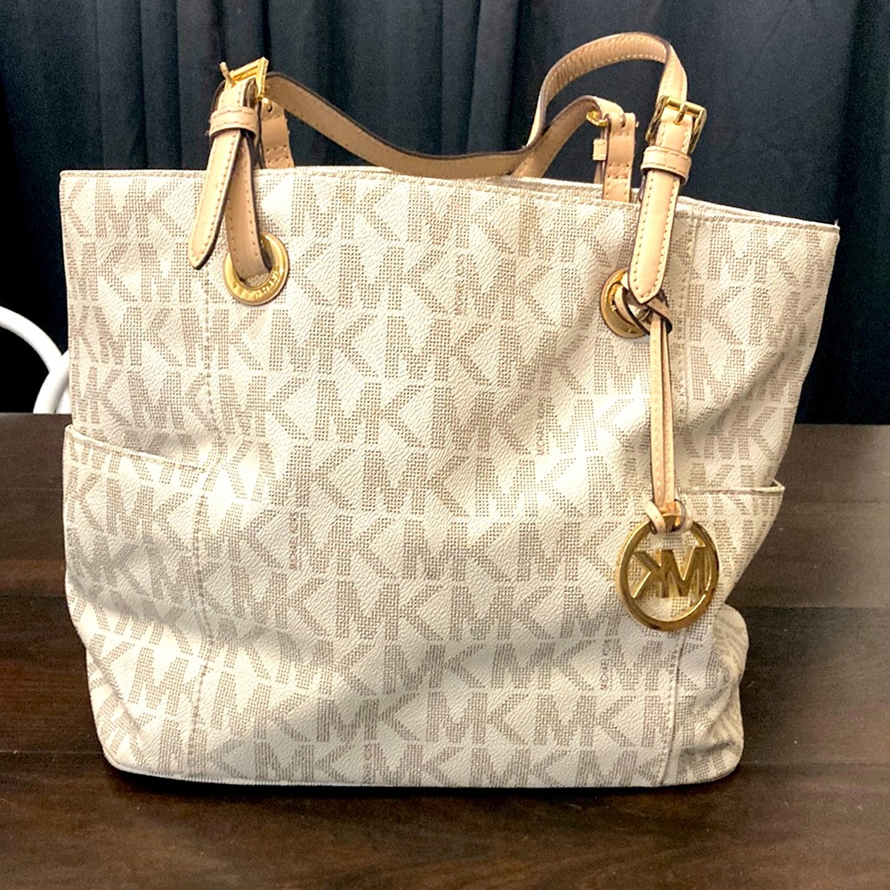 Nice Michael Kors purse